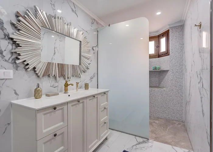 Natali ,luxury 3-levels Large On Tenerife, Ocean View, Private Poo L& Barbecue Area