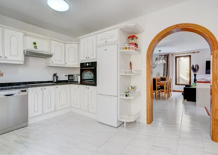 Natali ,luxury 3-levels Large On Tenerife, Ocean View, Private Poo L& Barbecue Area Costa Adeje (Tenerife)